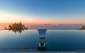 Maina Country Resort